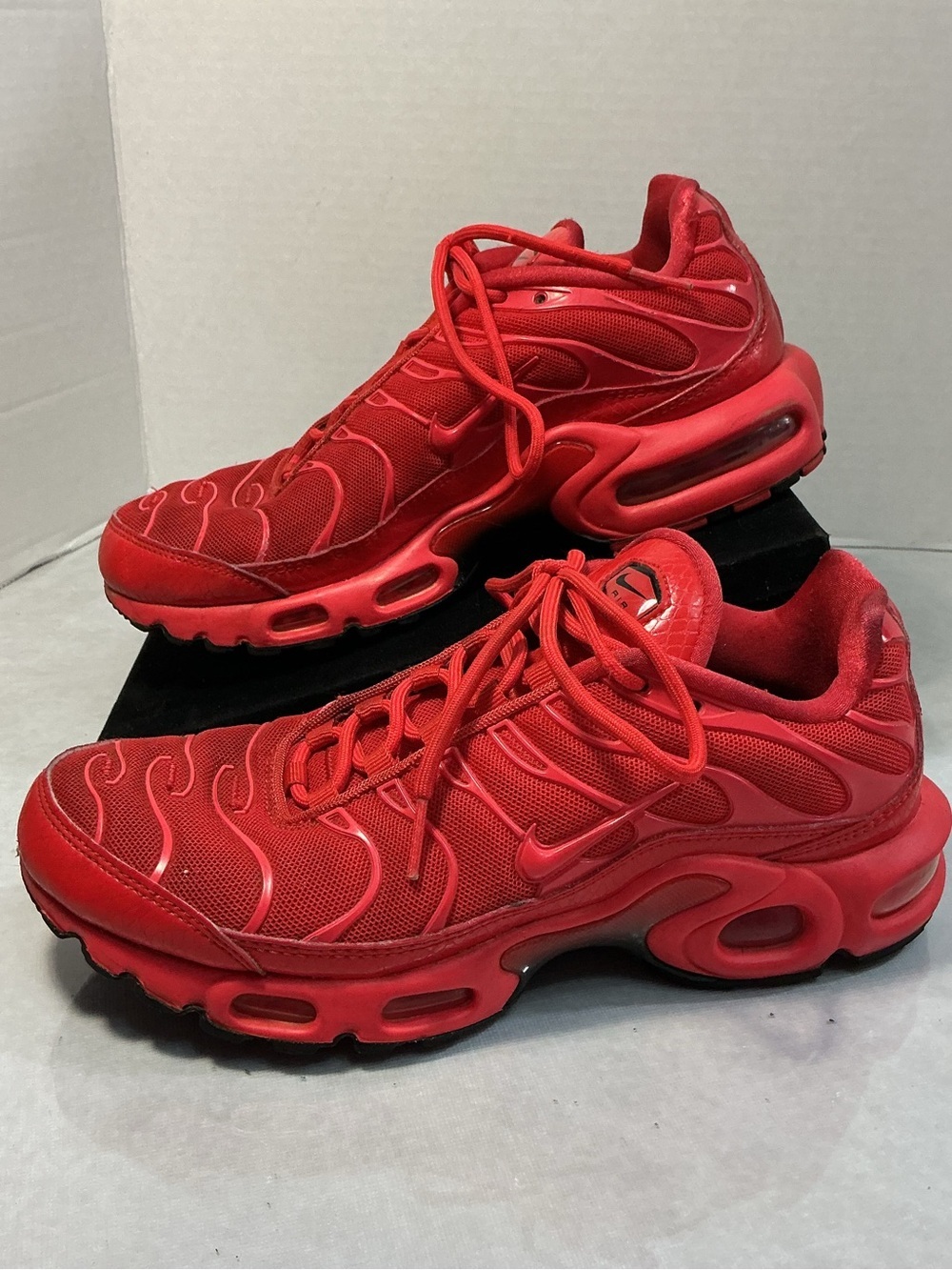 Nike Air Max Plus TN Triple Red GS Sneakers University Red 5.5Y Women’s 7 2019